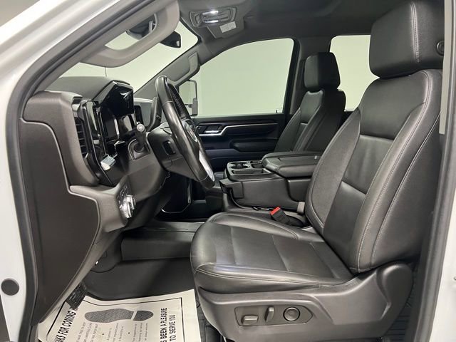 Used 2025 GMC Sierra 3500 SLT AWD/4WD image 15