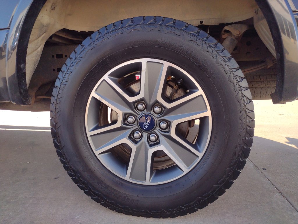 Used 2015 Ford F150 XLT w/ Equipment Group 302A Luxury image 9