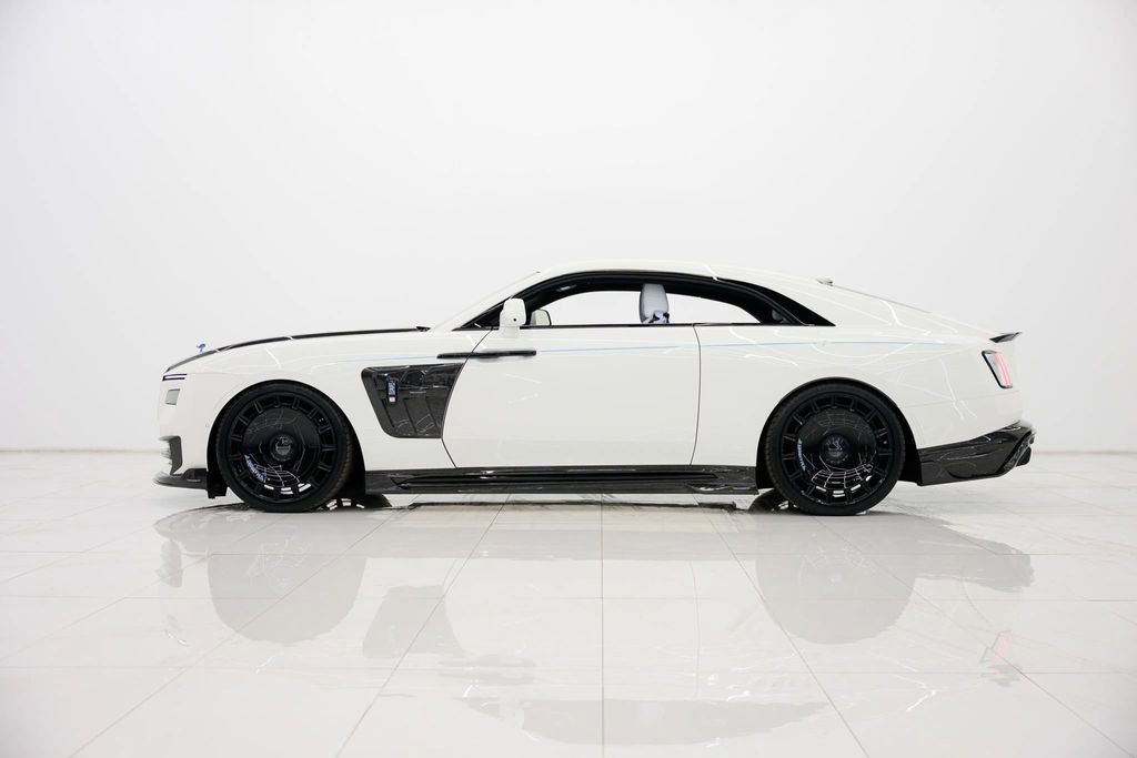 Used 2025 Rolls-Royce Spectre AWD/4WD image 17
