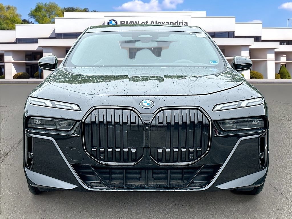 New 2026 BMW i7 xDrive60 w/ Premium Package AWD/4WD image 2