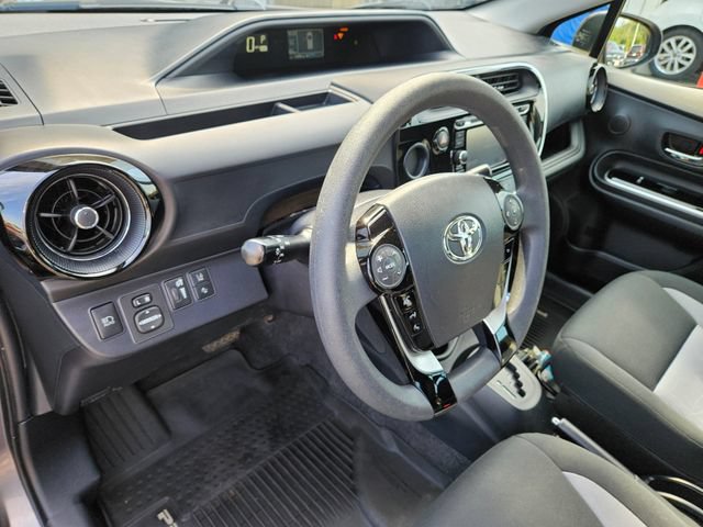 Used 2019 Toyota Prius C FWD image 18