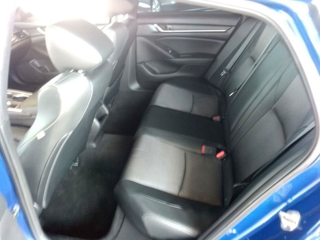 Used 2018 Honda Accord Sport image 15