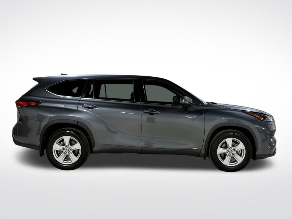 Used 2021 Toyota Highlander LE image 10