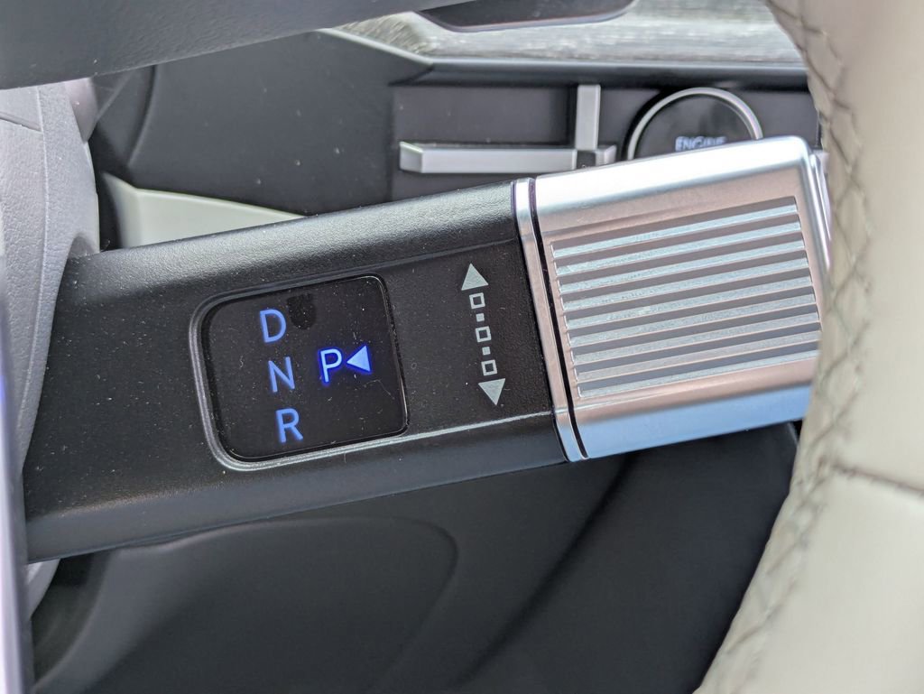 Used 2025 Hyundai Santa Fe Limited image 23