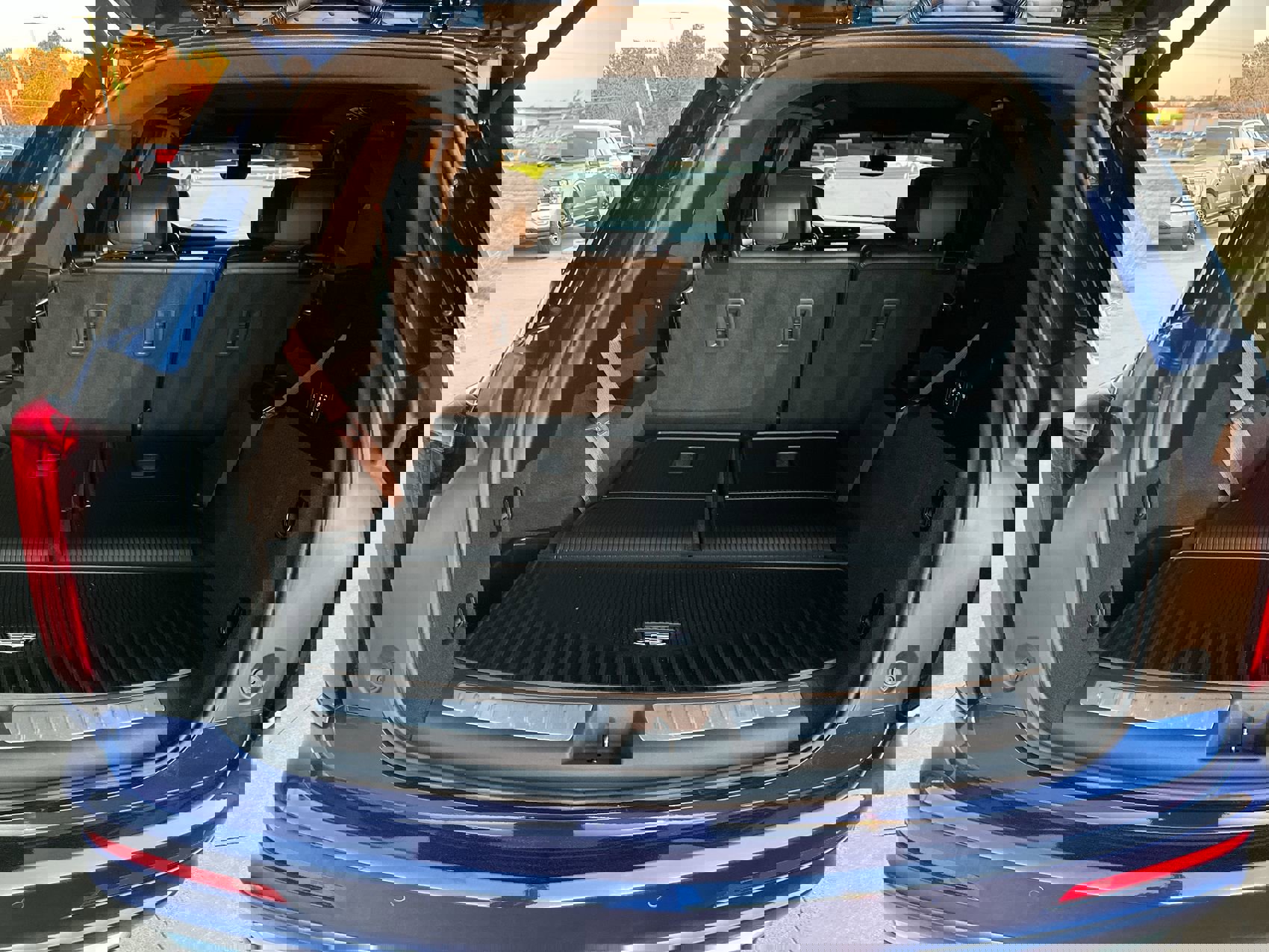 Used 2024 Cadillac XT6 Premium Luxury w/ Platinum Package image 24