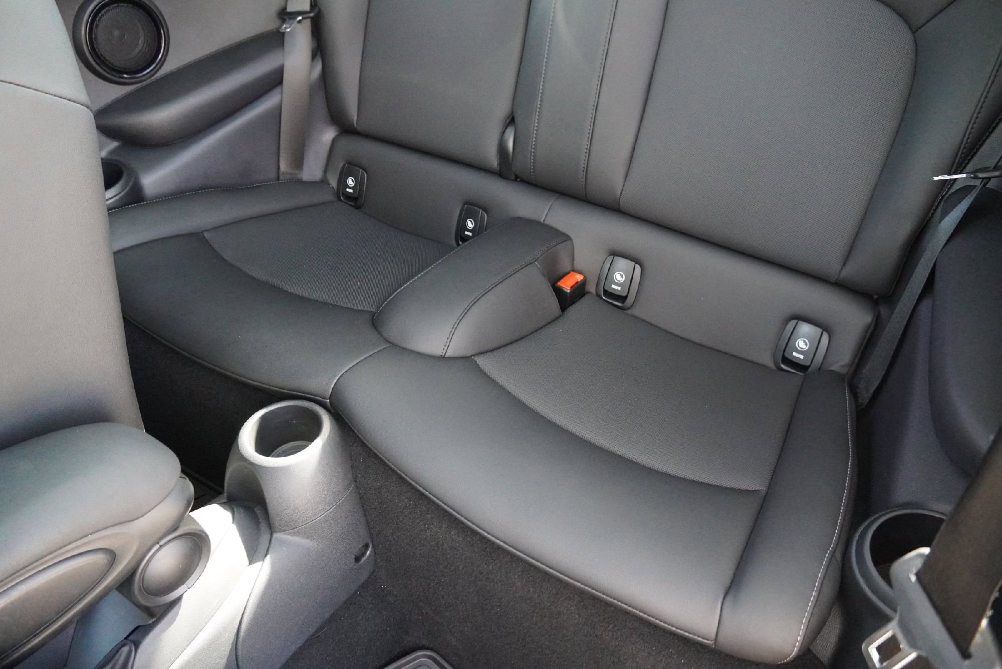 Used 2023 MINI Cooper 2-Door Hardtop image 28