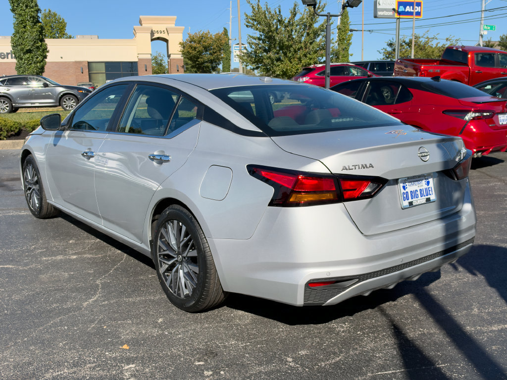 Used 2025 Nissan Altima 2.5 SV FWD image 7