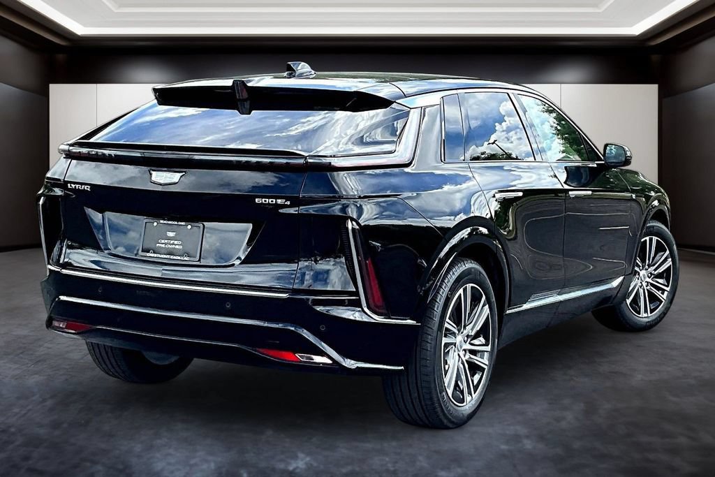 Certified 2024 Cadillac Lyriq Luxury AWD/4WD image 6