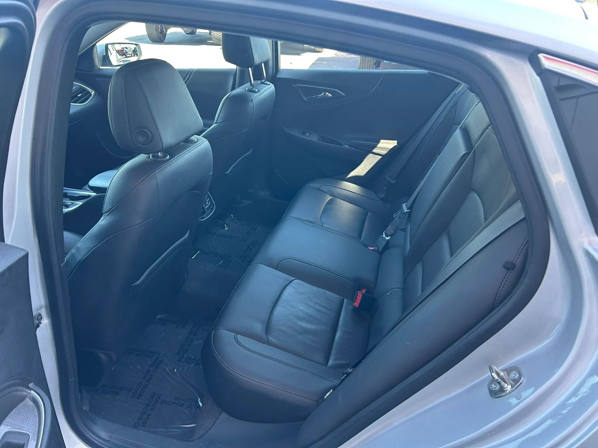 Used 2019 Chevrolet Malibu Hybrid w/ Leather Package FWD image 18