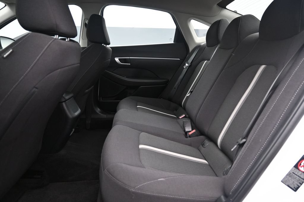 Certified 2022 Hyundai Sonata SE w/ Cargo Package FWD image 12