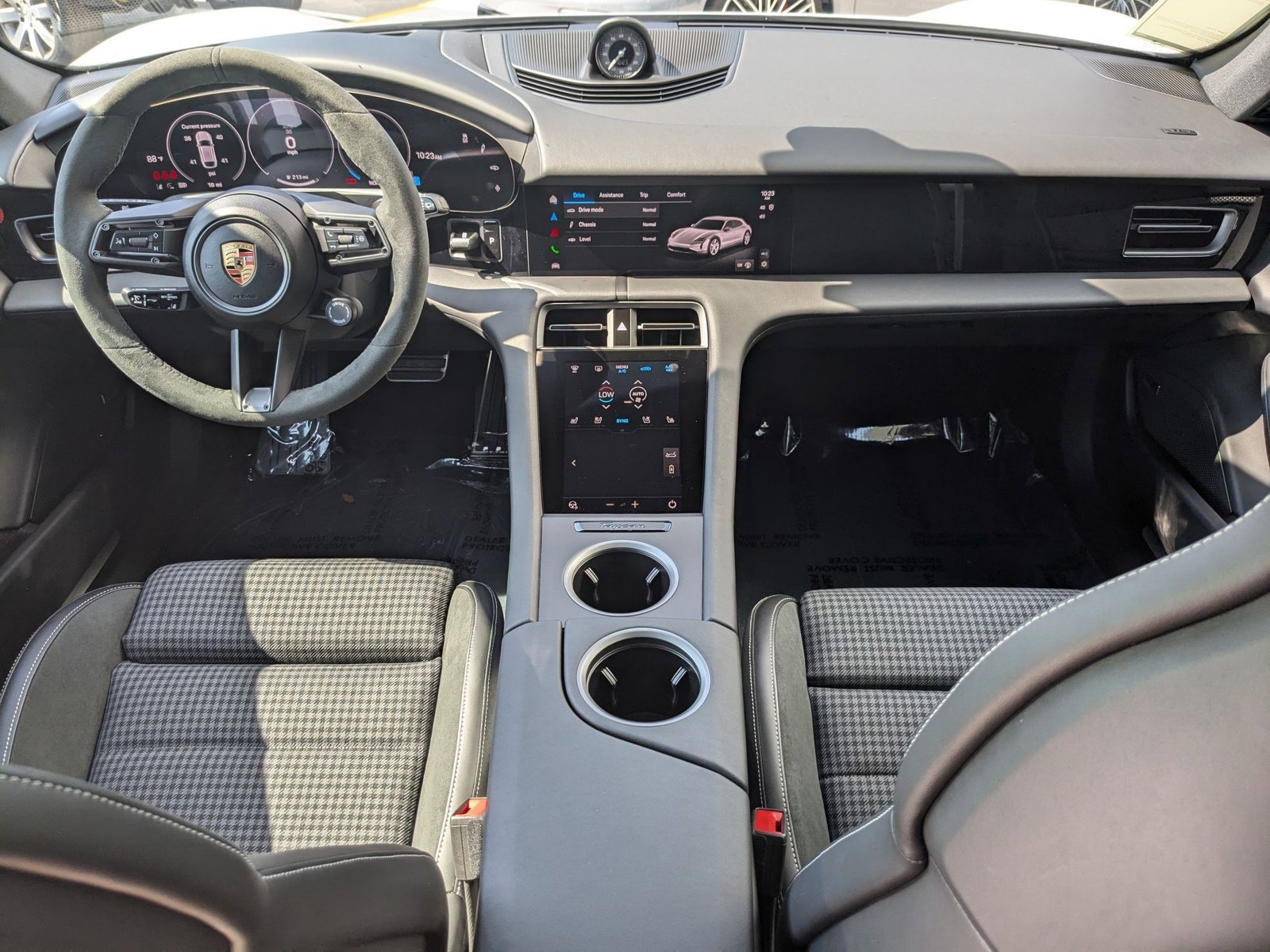 New 2025 Porsche Taycan 4 Cross Turismo AWD/4WD image 23