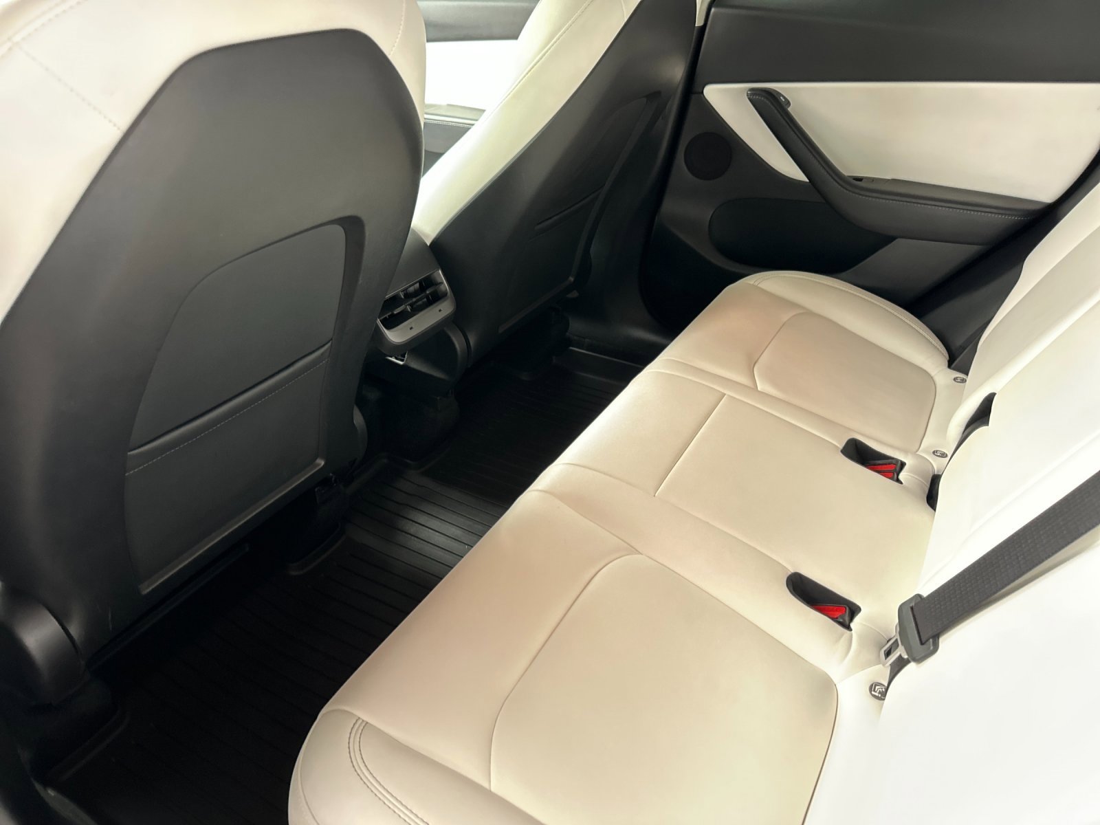 Used 2022 Tesla Model Y Performance image 10