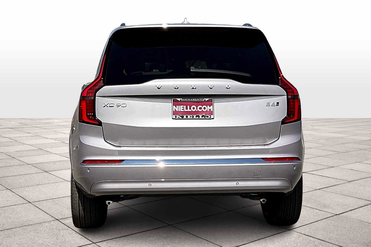 New 2026 Volvo XC90 B6 Plus w/ Protection Package Premier image 6