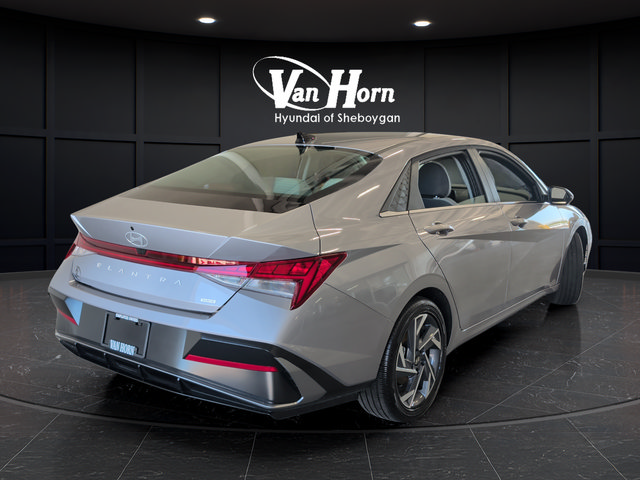 Certified 2025 Hyundai Elantra Limited FWD image 7