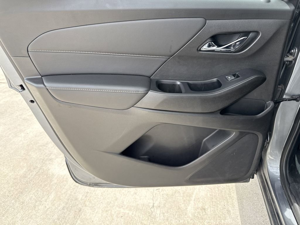 Used 2021 Chevrolet Traverse LS FWD image 20