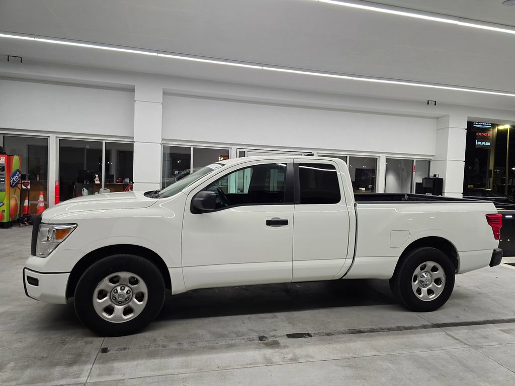 Used 2022 Nissan Titan S image 3