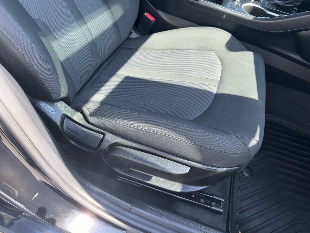 Used 2022 Kia K5 LX FWD image 12
