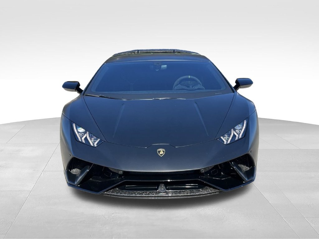 Used 2018 Lamborghini Huracan Performante AWD/4WD image 2