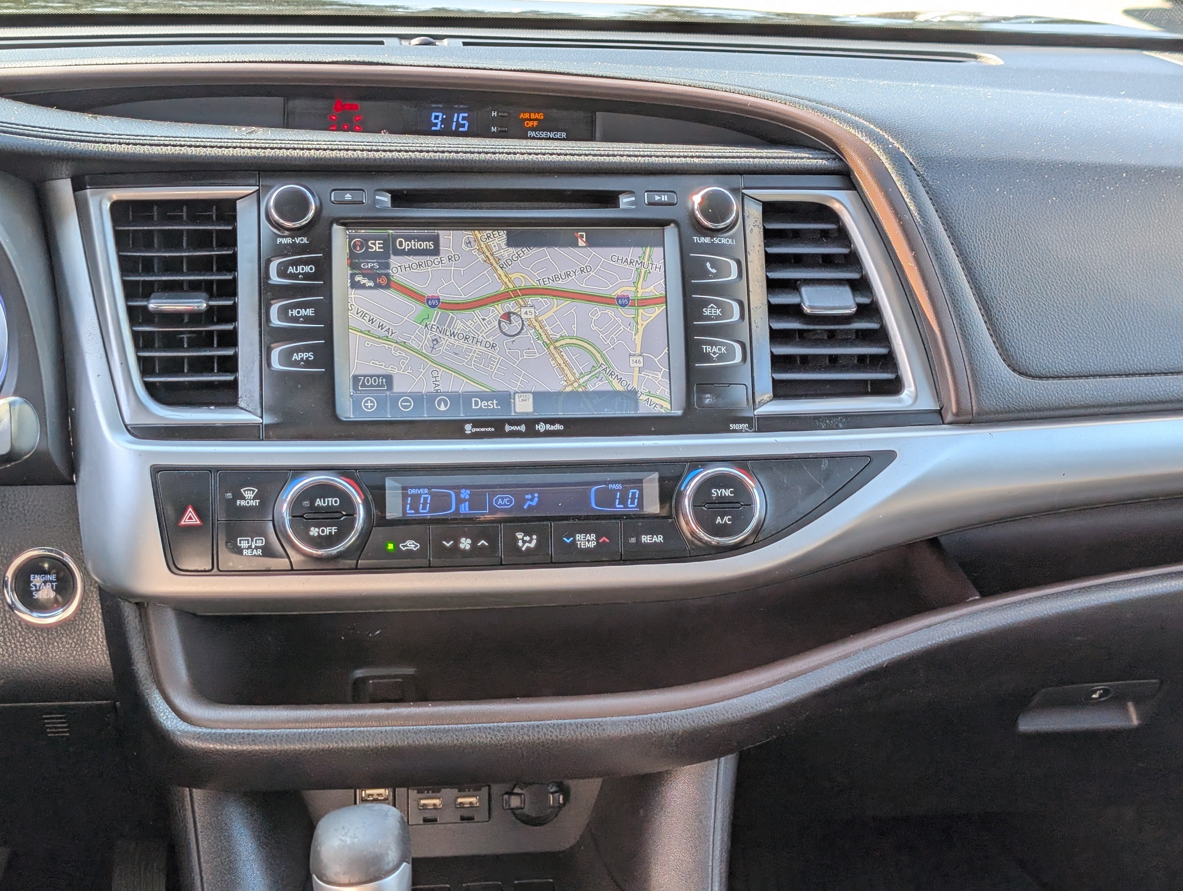 Used 2019 Toyota Highlander XLE AWD/4WD image 16