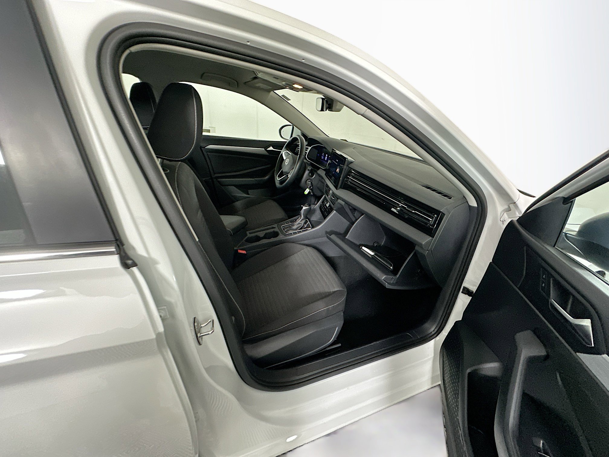 Used 2025 Volkswagen Jetta S image 29