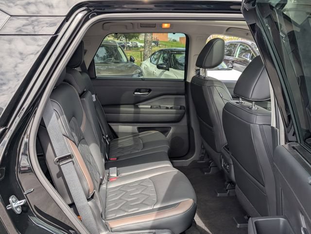 New 2026 Nissan Pathfinder Platinum w/ Accent Package AWD/4WD image 10