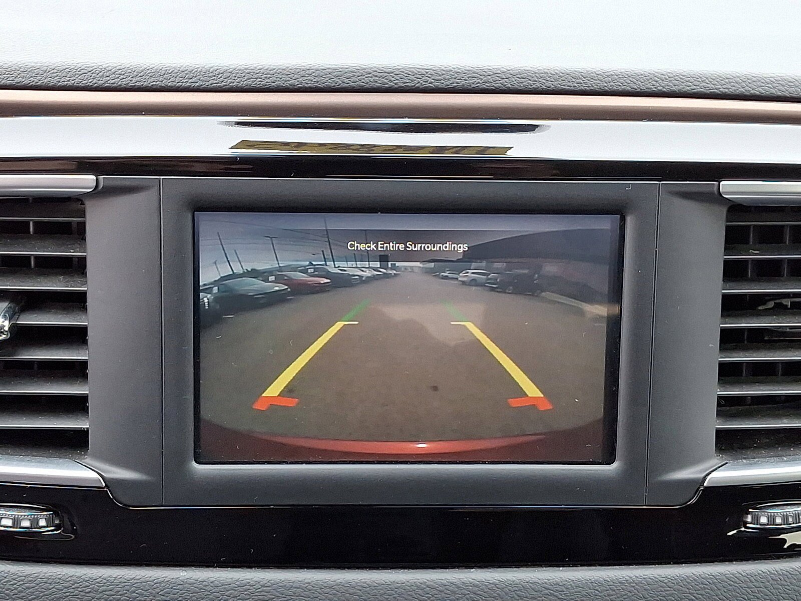 Used 2023 Chrysler Voyager LX FWD image 18