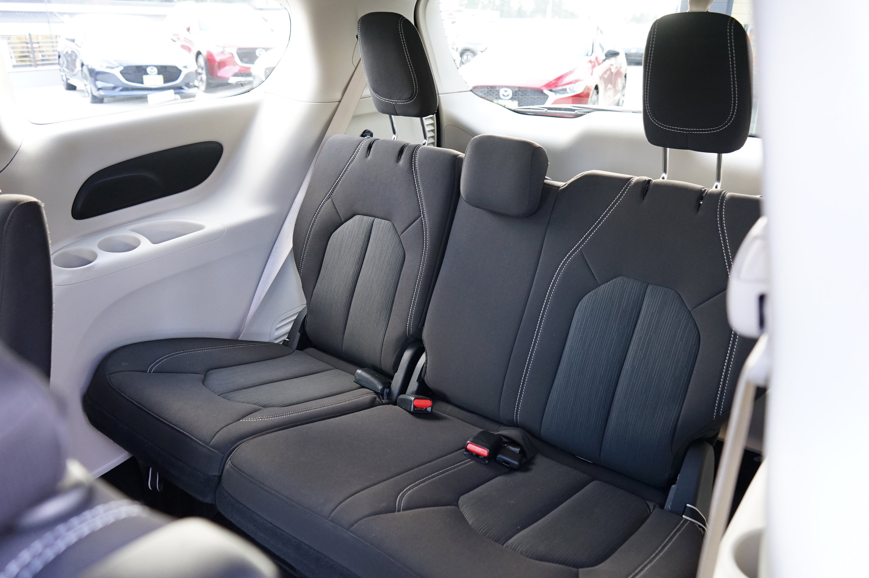 Used 2023 Chrysler Voyager LX image 18