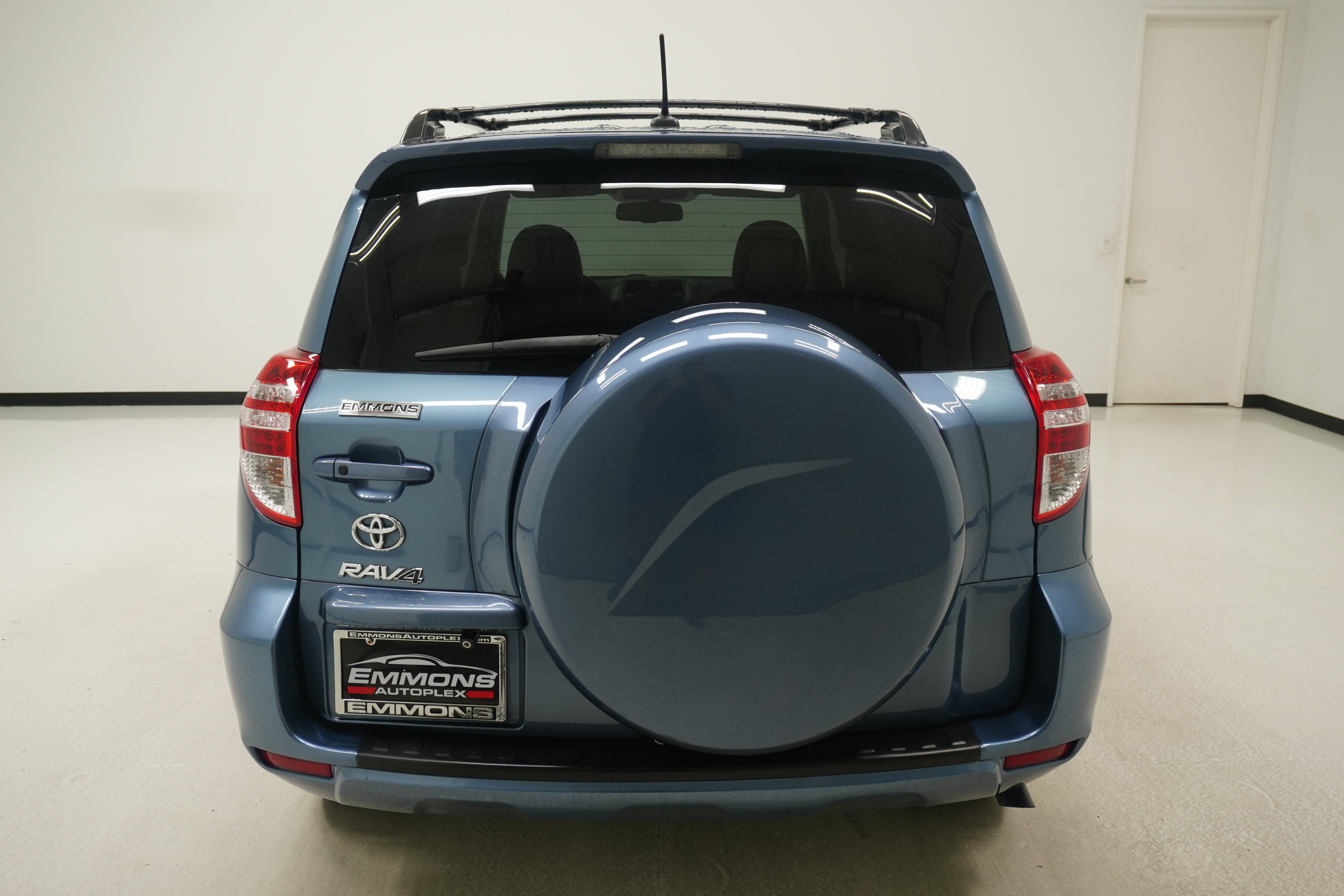 Used 2011 Toyota RAV4 Limited w/ Limited Extra Value Pkg FWD image 5