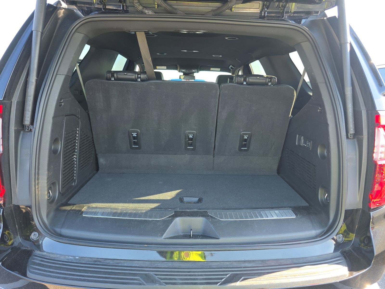Used 2025 GMC Yukon Denali AWD/4WD image 16