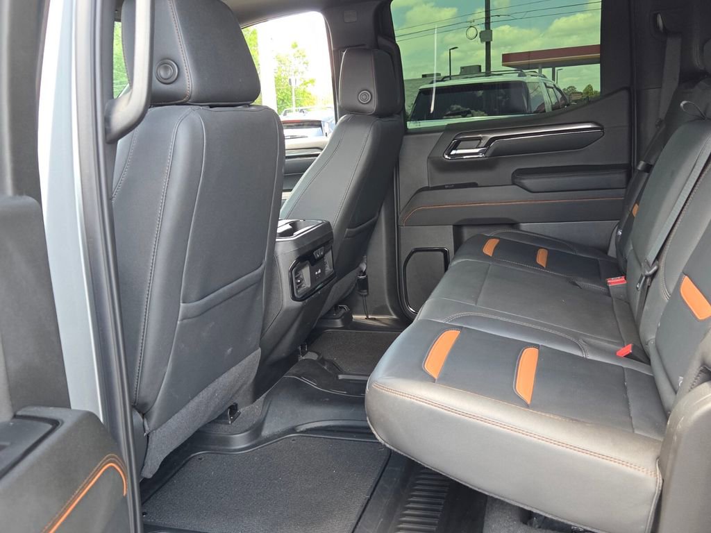 Used 2023 GMC Sierra 1500 AT4 w/ AT4 Premium Package AWD/4WD image 5