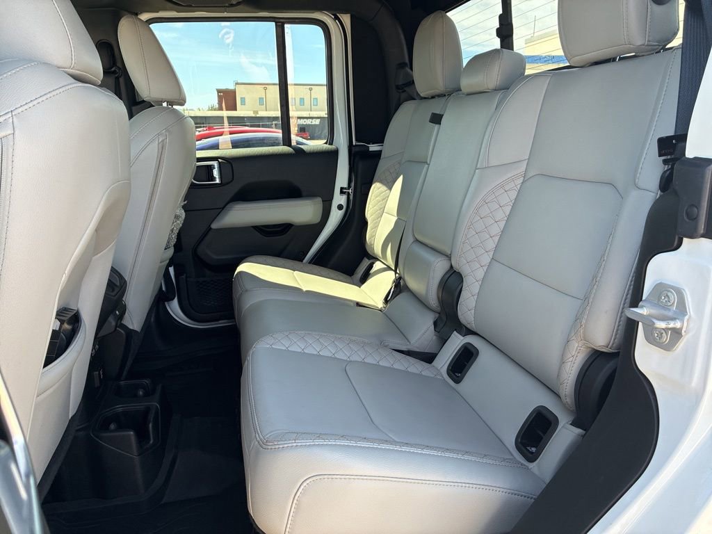 Used 2022 Jeep Gladiator Overland image 11