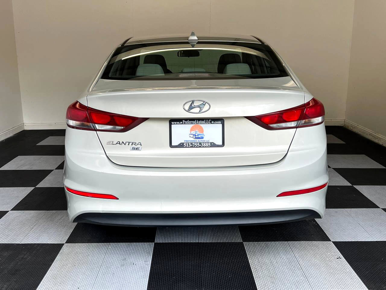 Used 2017 Hyundai Elantra SE image 5