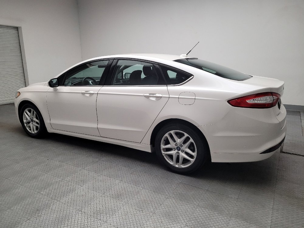 Used 2016 Ford Fusion SE FWD image 3