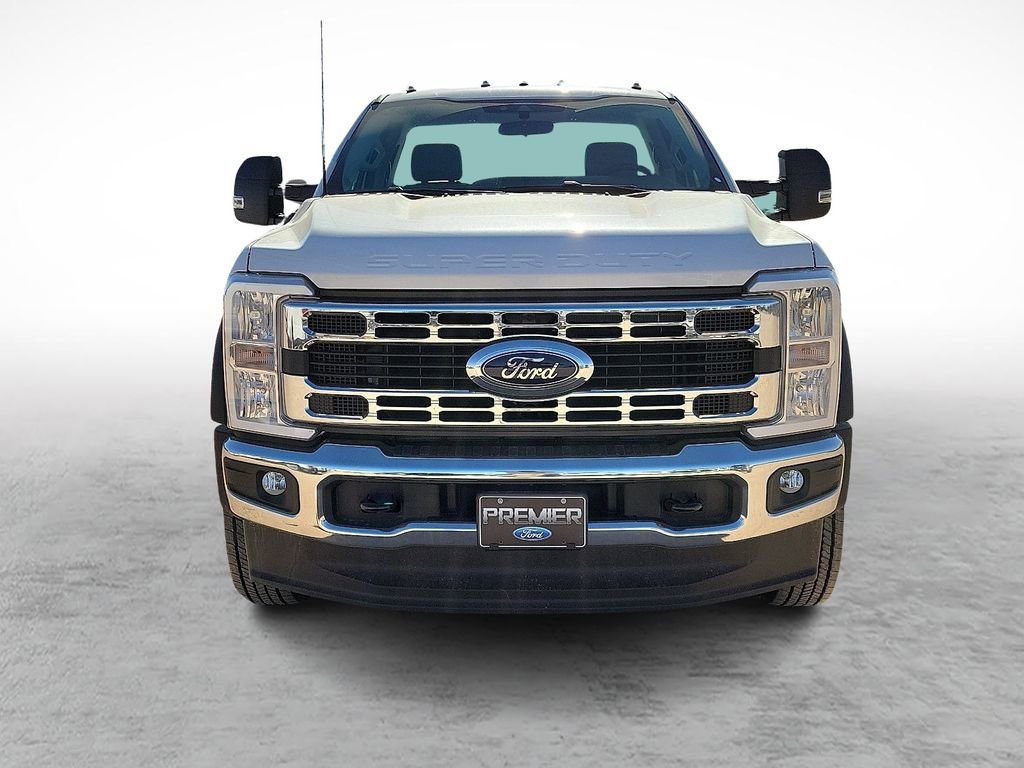 New 2026 Ford F550 4x4 Regular Cab Super Duty image 3