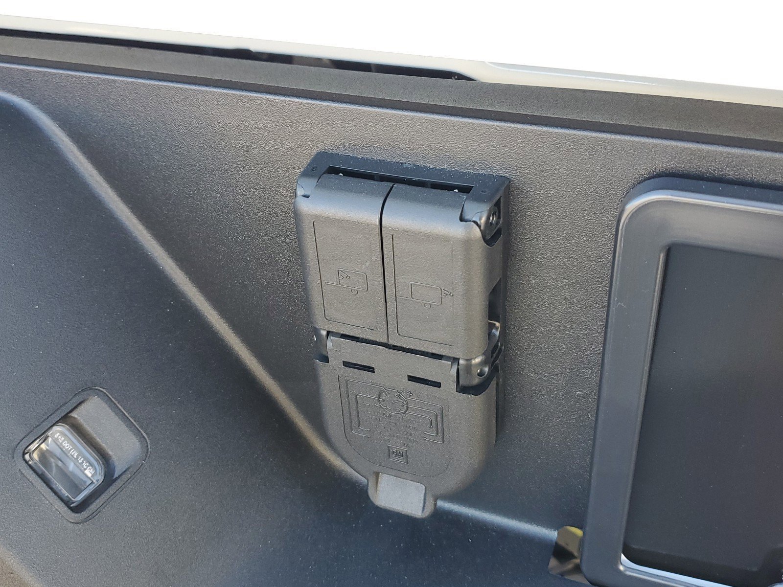 New 2025 GMC Sierra 2500 Denali image 8