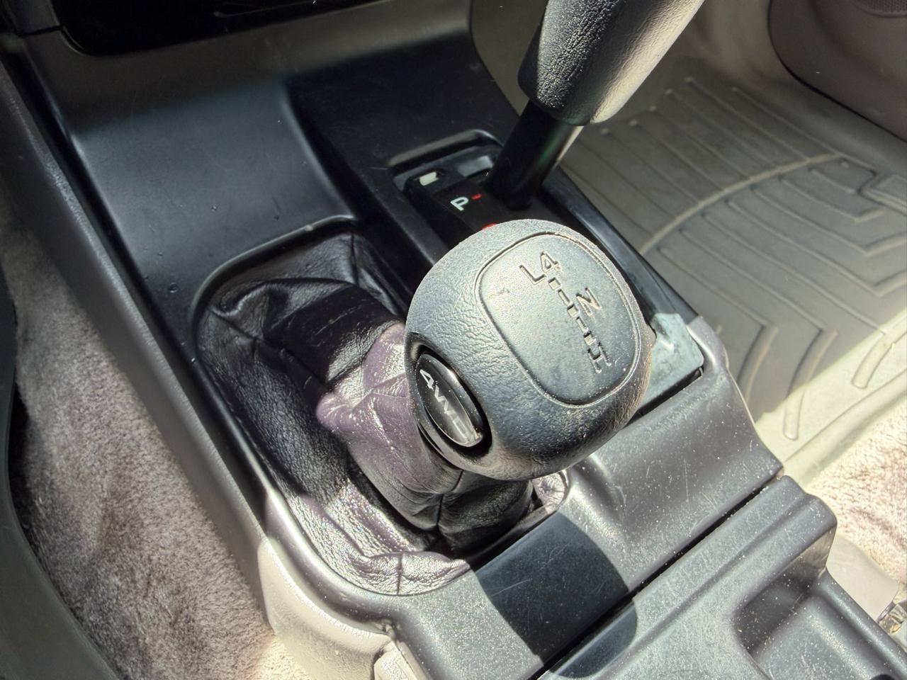 Used 2002 Toyota 4Runner SR5 AWD/4WD image 26