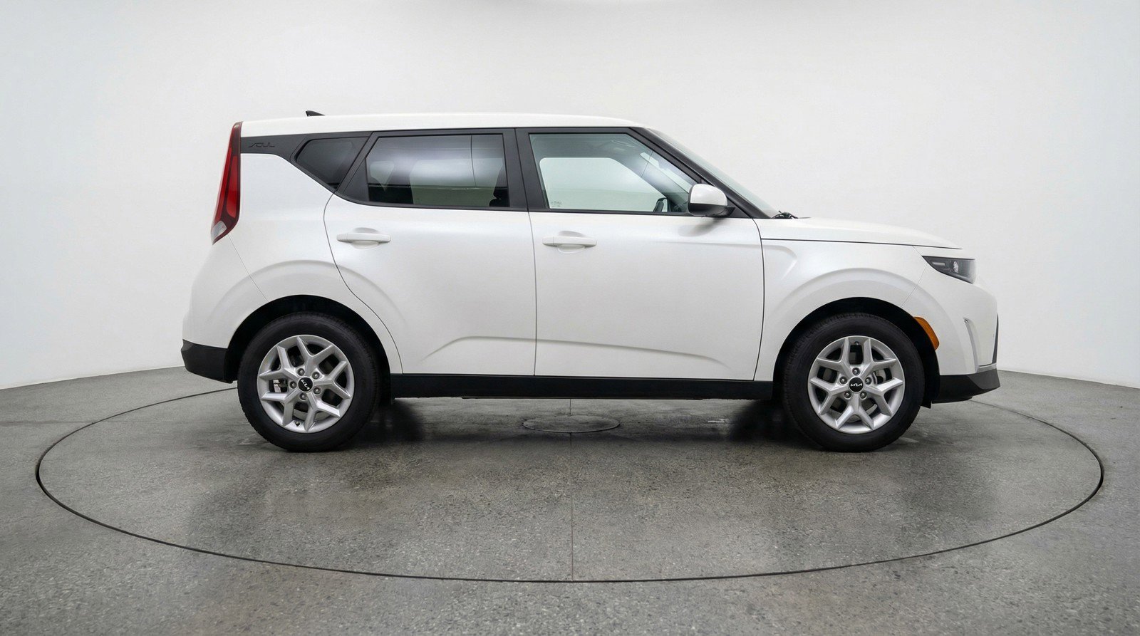 Used 2025 Kia Soul LX w/ LX Technology Package image 11
