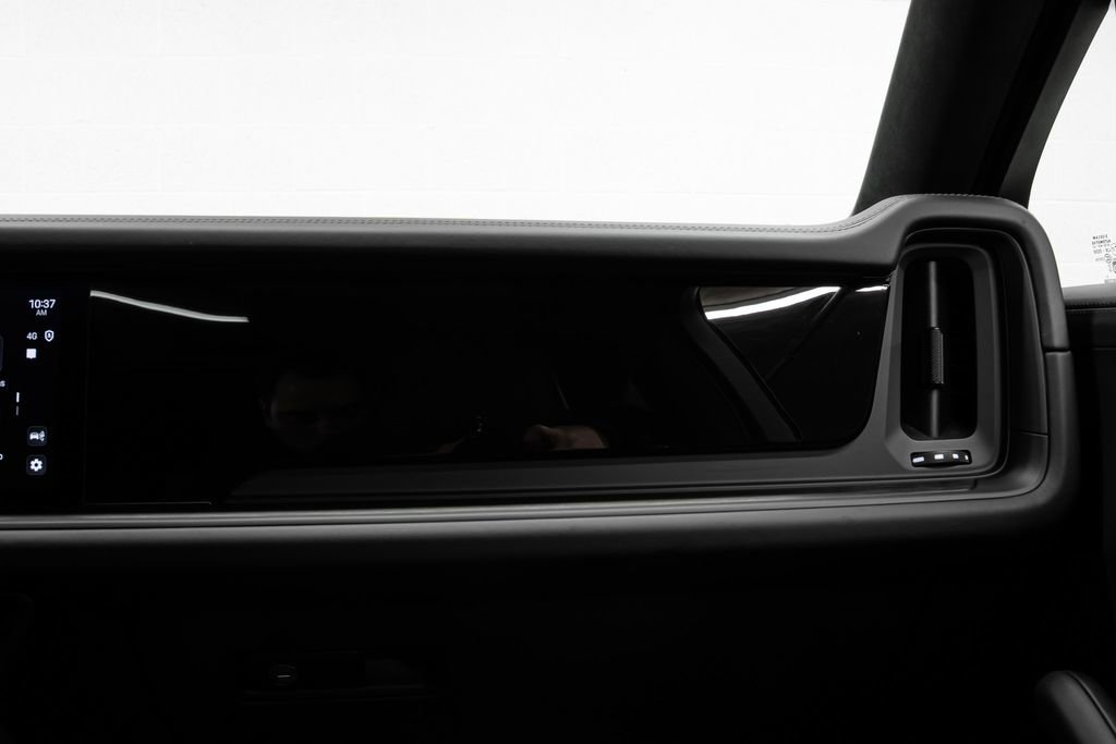 Used 2025 Porsche Cayenne GTS image 29