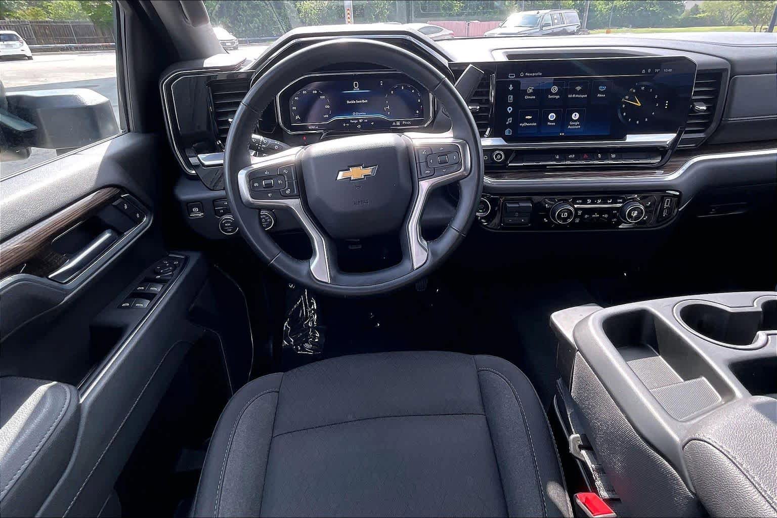Used 2025 Chevrolet Silverado 2500 LT w/ Convenience Package AWD/4WD image 6