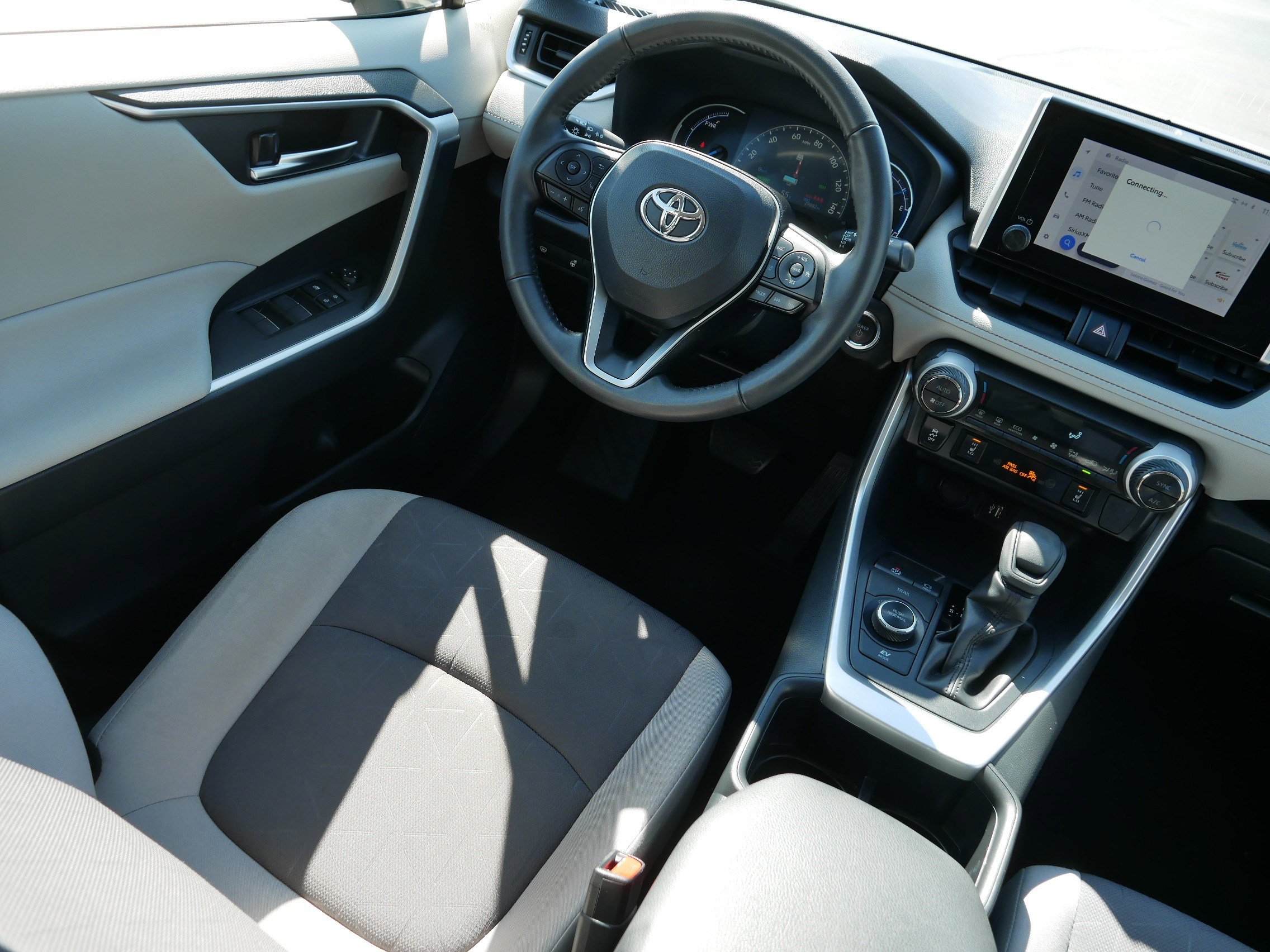Used 2023 Toyota RAV4 XLE w/ Convenience Package AWD/4WD image 9