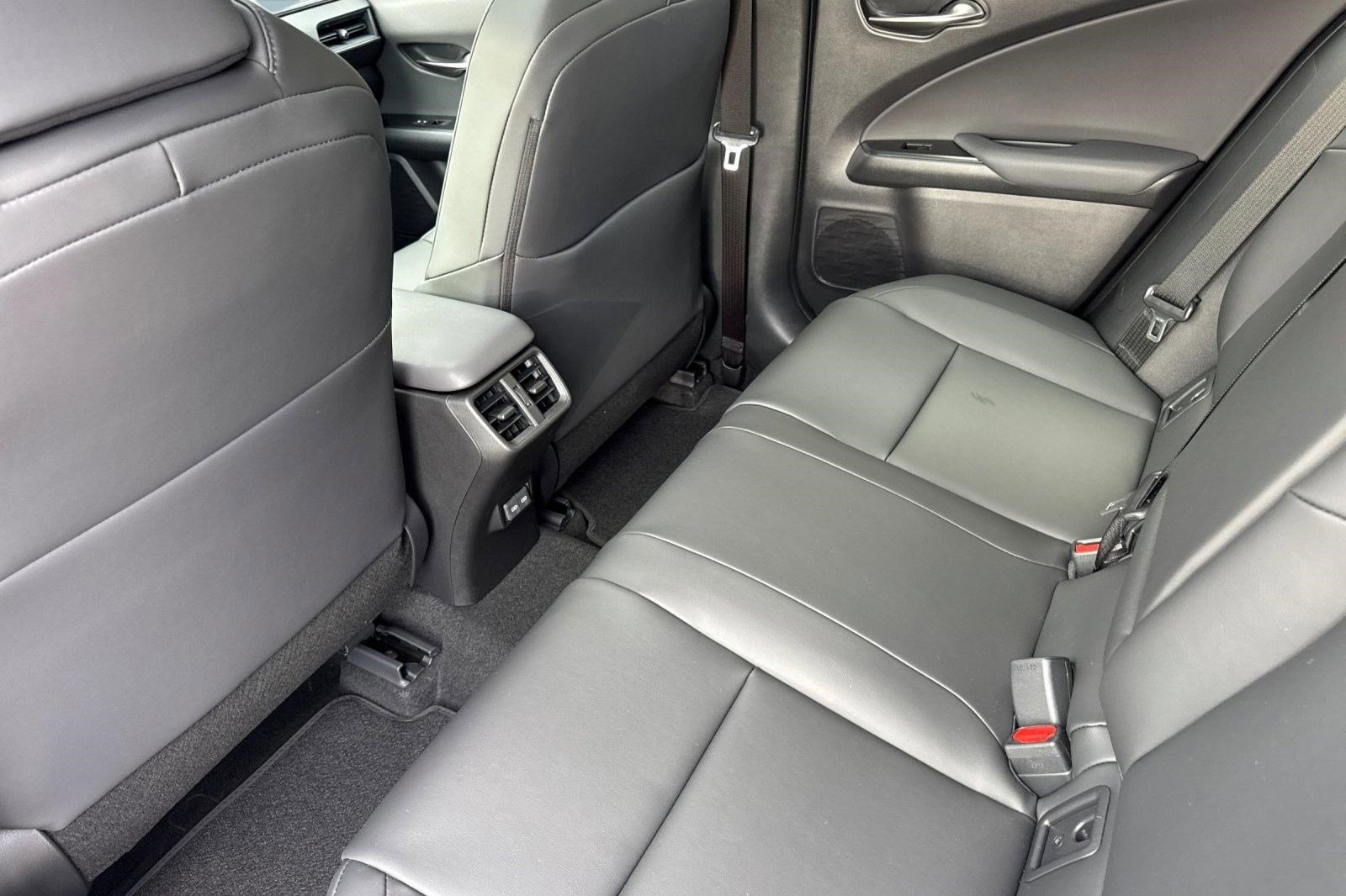 New 2026 Lexus UX 300h FWD image 21