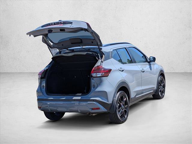 Used 2022 Nissan Kicks SR w/ Premium Package FWD image 6