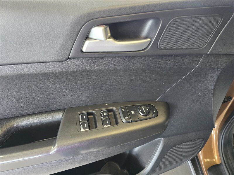 Used 2017 Kia Sportage LX FWD image 17