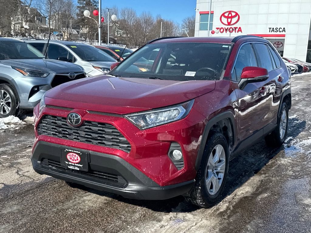 Used 2021 Toyota RAV4 XLE w/ Convenience Package image 3