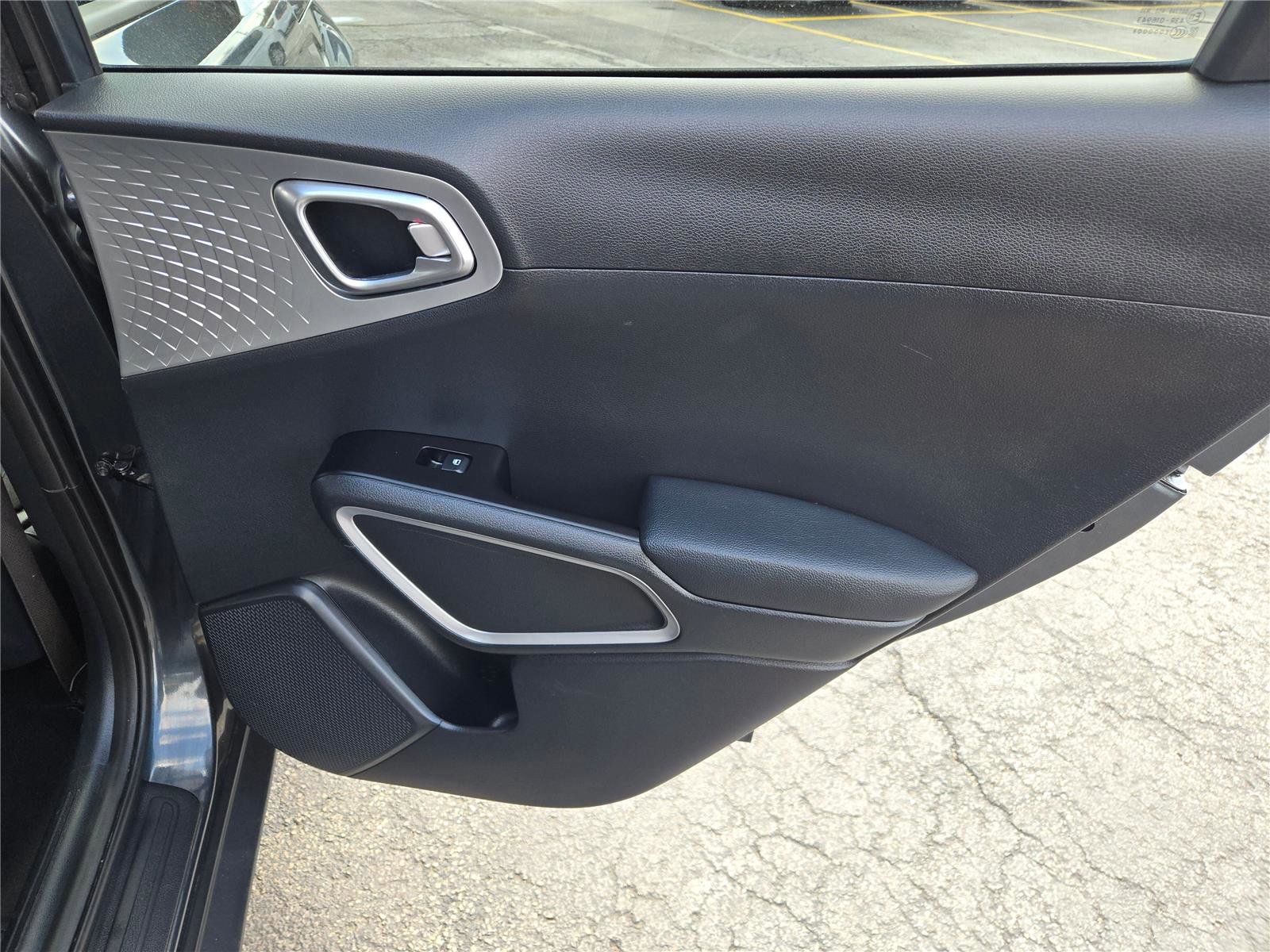 Used 2025 Kia Soul LX w/ LX Technology Package image 9