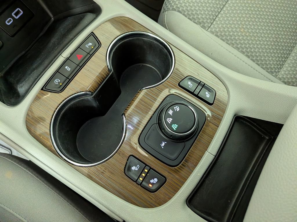 Certified 2023 GMC Acadia SLE w/ Driver Convenience Package image 31