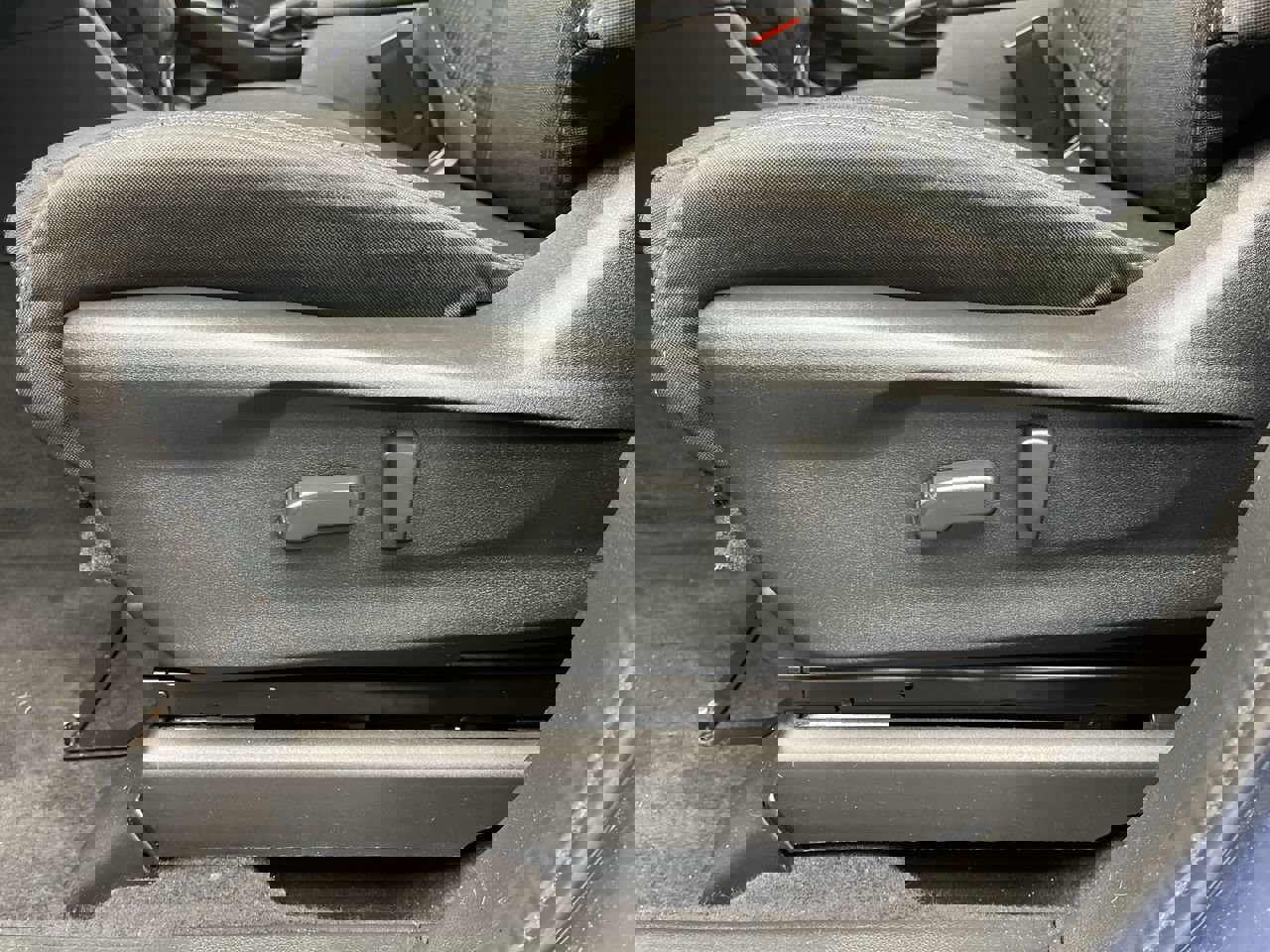 Used 2023 Subaru Ascent Premium w/ Convenience Package image 9