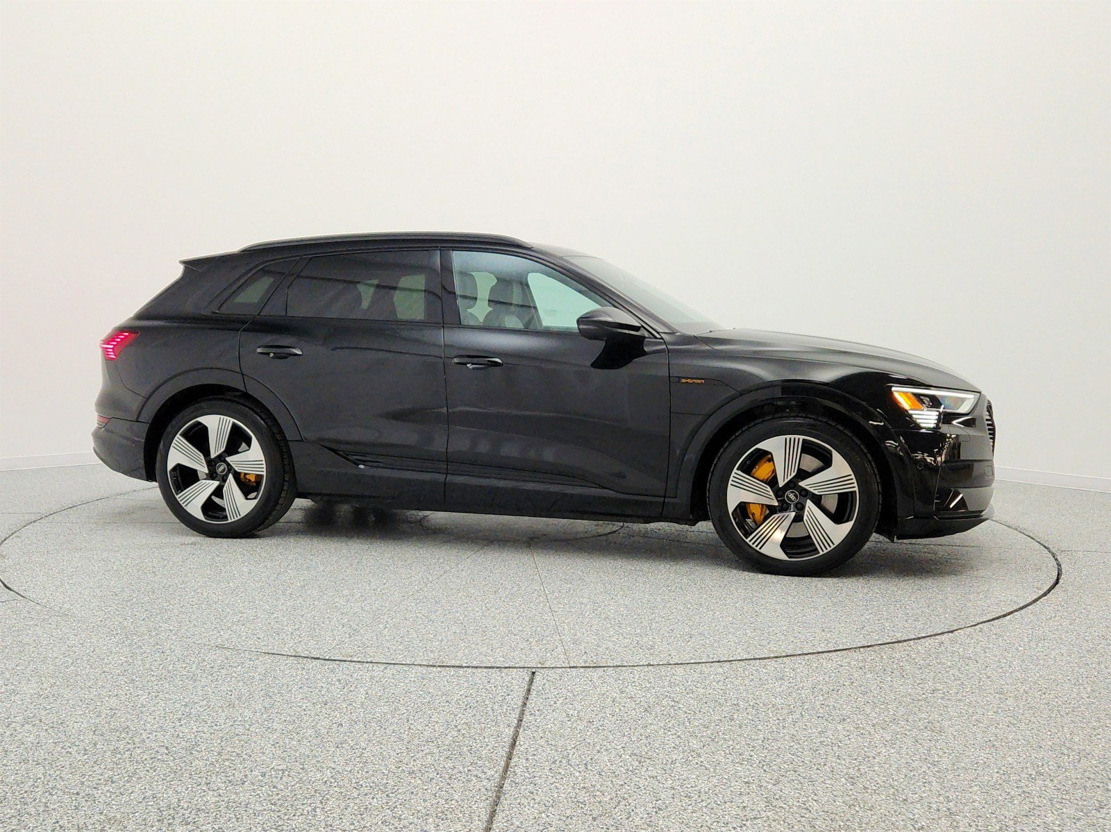 Used 2023 Audi e-tron Premium Plus w/ Premium Plus Package AWD/4WD image 4