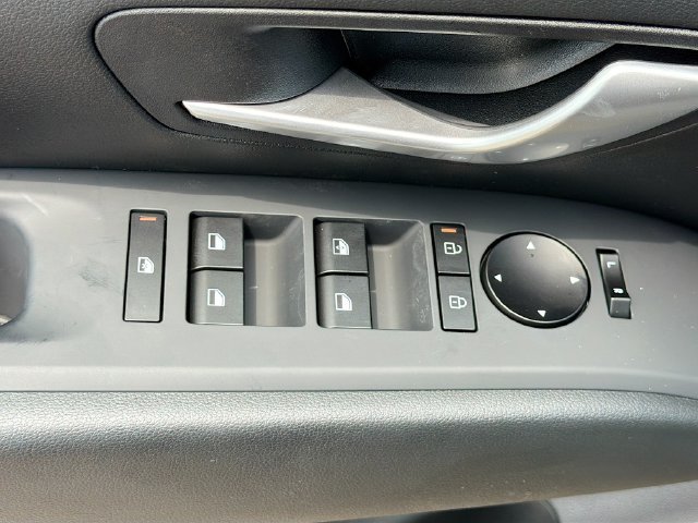 New 2026 Hyundai Santa Cruz SE FWD image 17