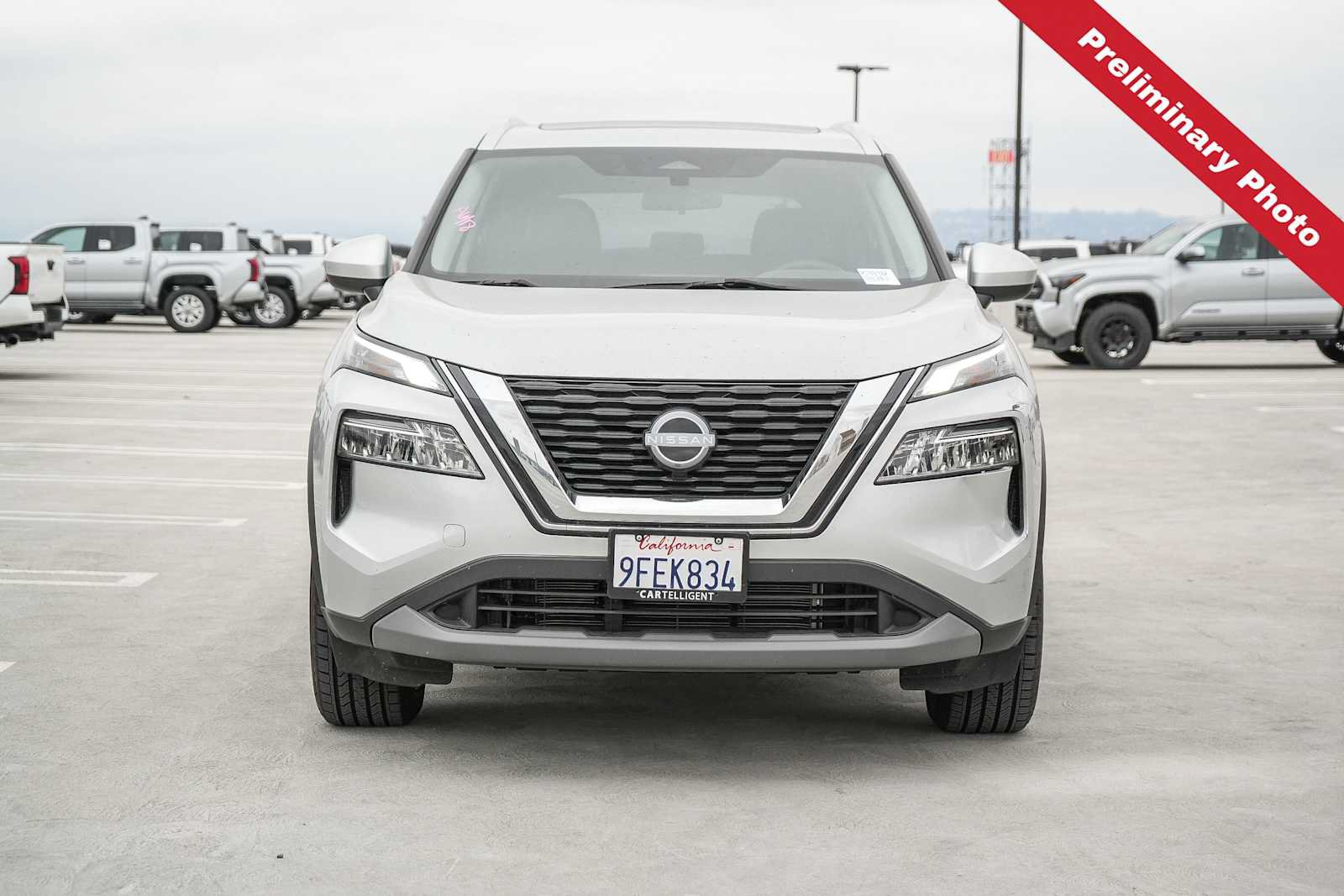 Used 2023 Nissan Rogue SV w/ SV Premium B Package FWD image 2